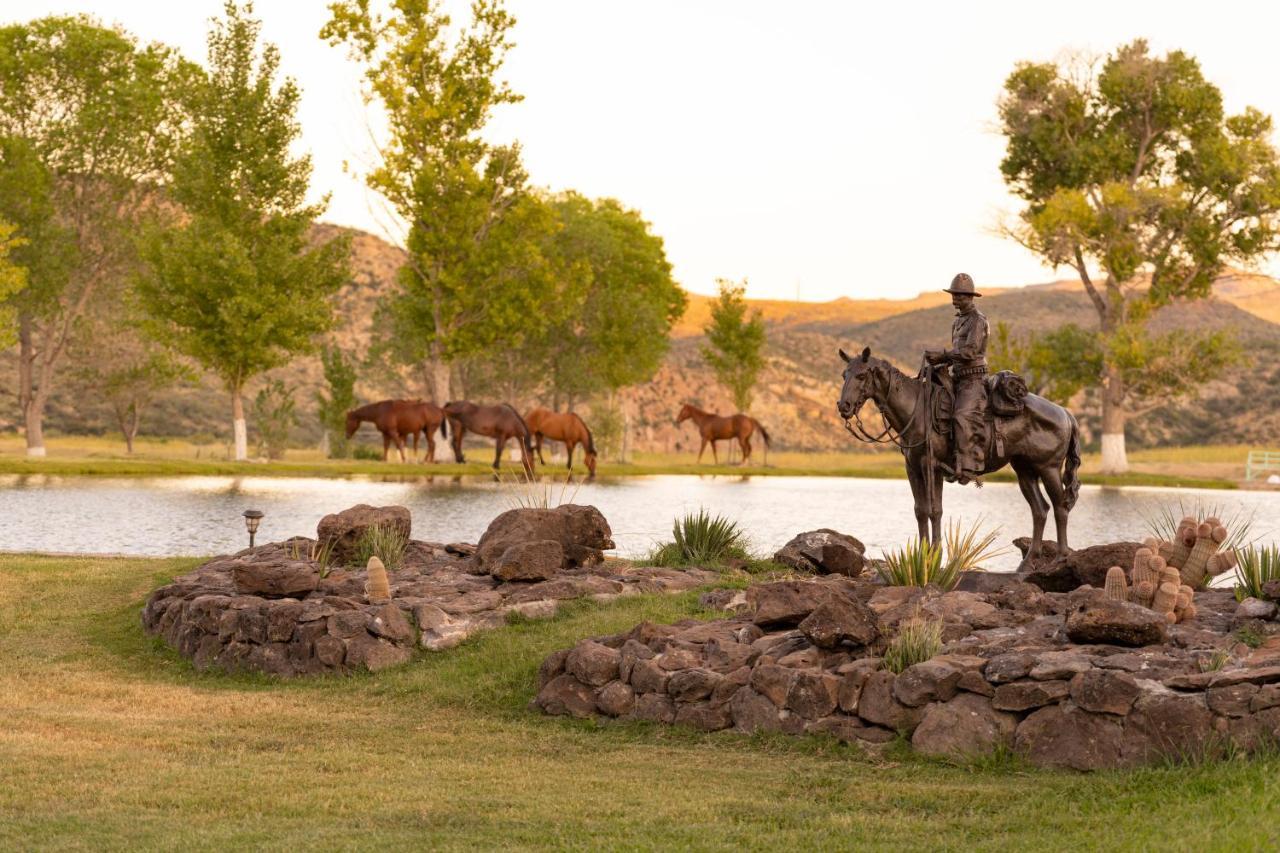 Cibolo Creek Ranch & Resort 马尔法 外观 照片